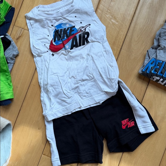 Athletic Sets - Short Sleeve - Sz 3-4 (Set of 5) - Nike and Under Armour - Picture 5 of 6
